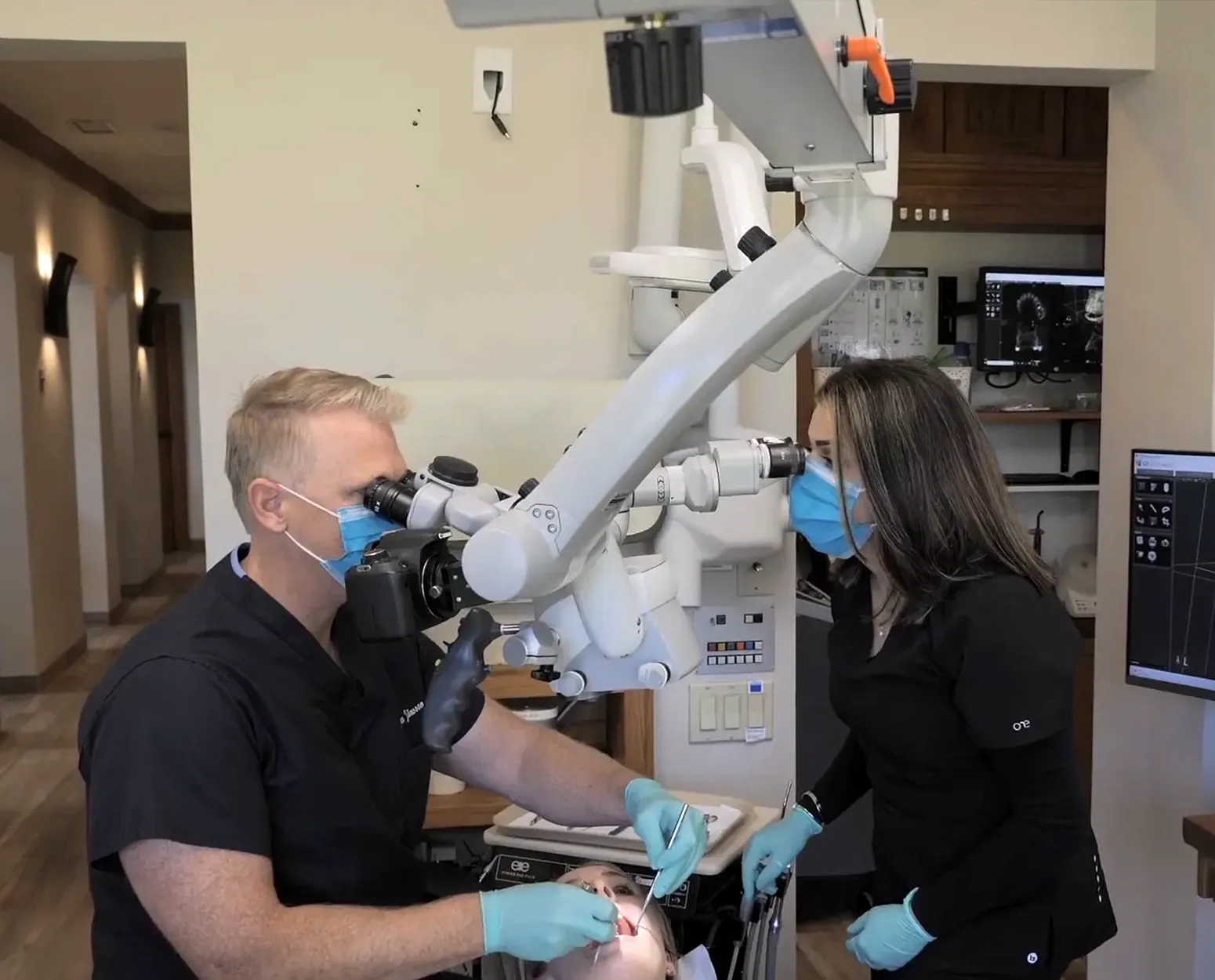 Patient receiving urgent endodontic care