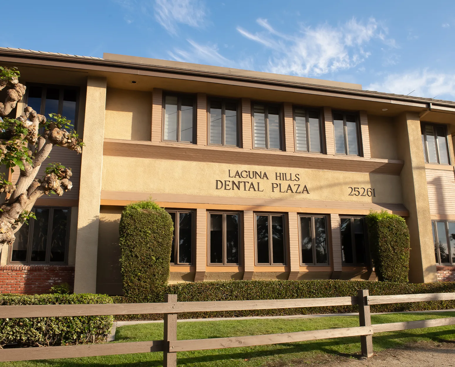 Laguna Hills Dental Plaza, home of Saddleback Valley Endodontics